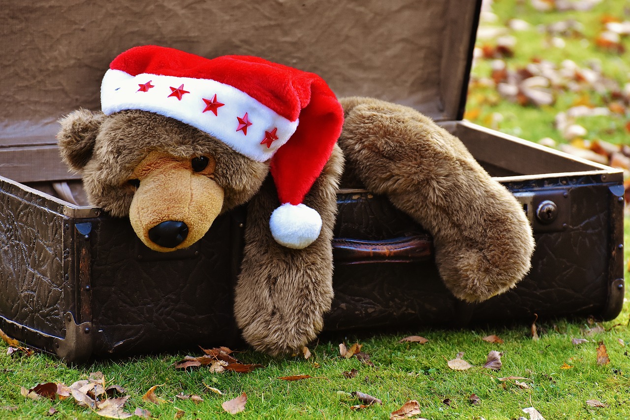 Image - christmas luggage antique teddy