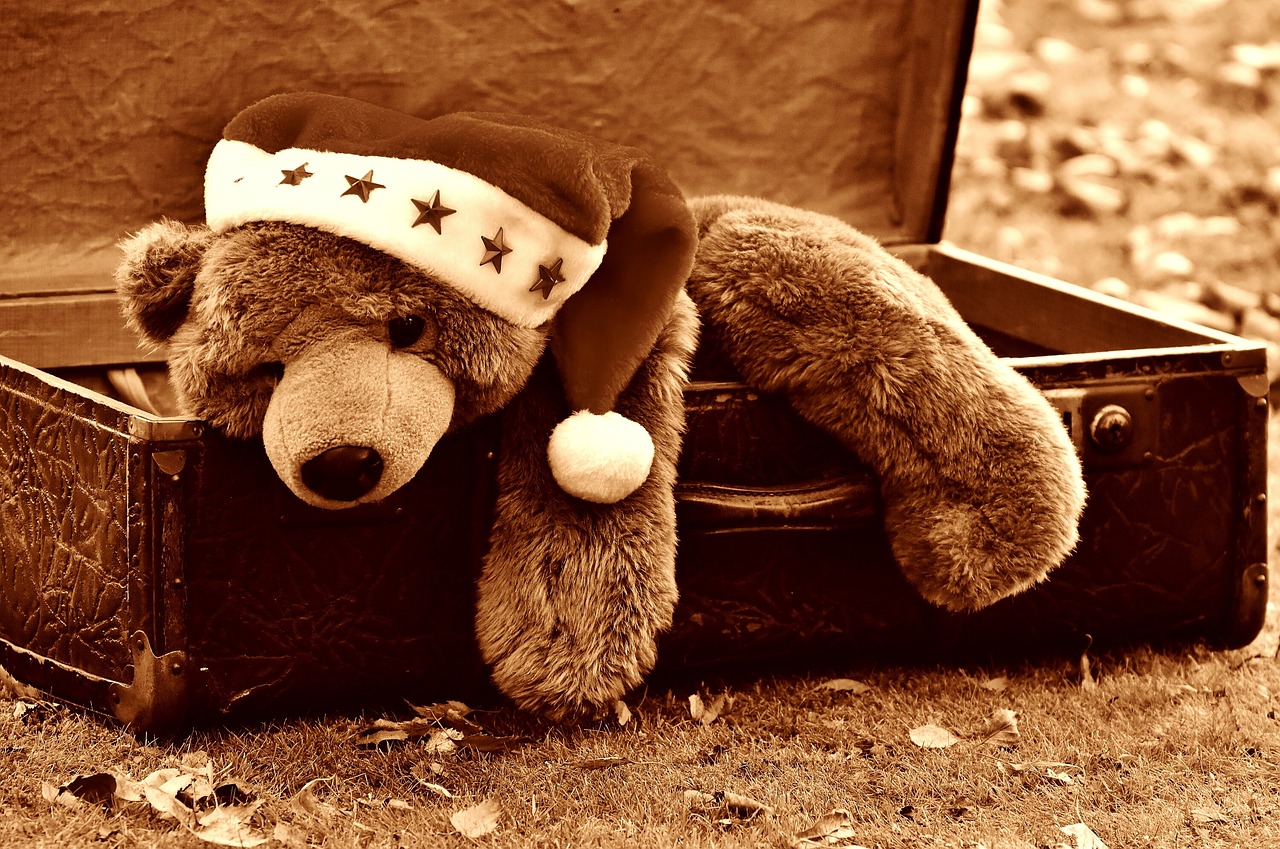 Image - christmas luggage antique teddy