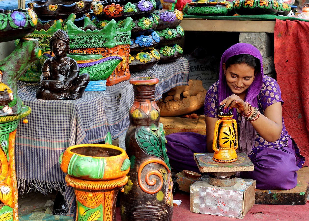 Image - woman indian painting pottery