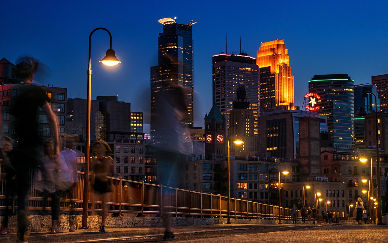 Image - minneapolis skyline night people