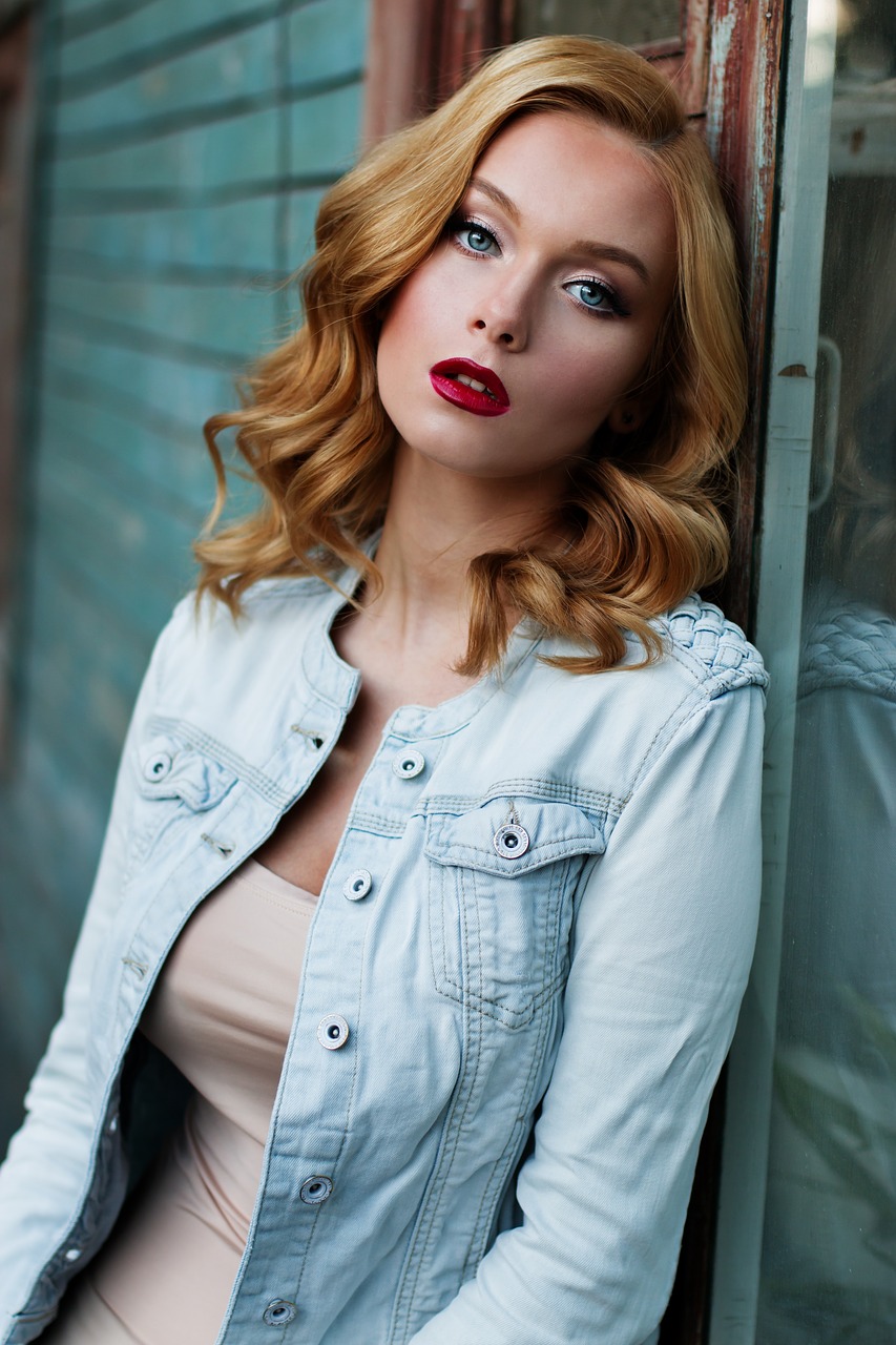 Image - girl red hair makeup wooden wall