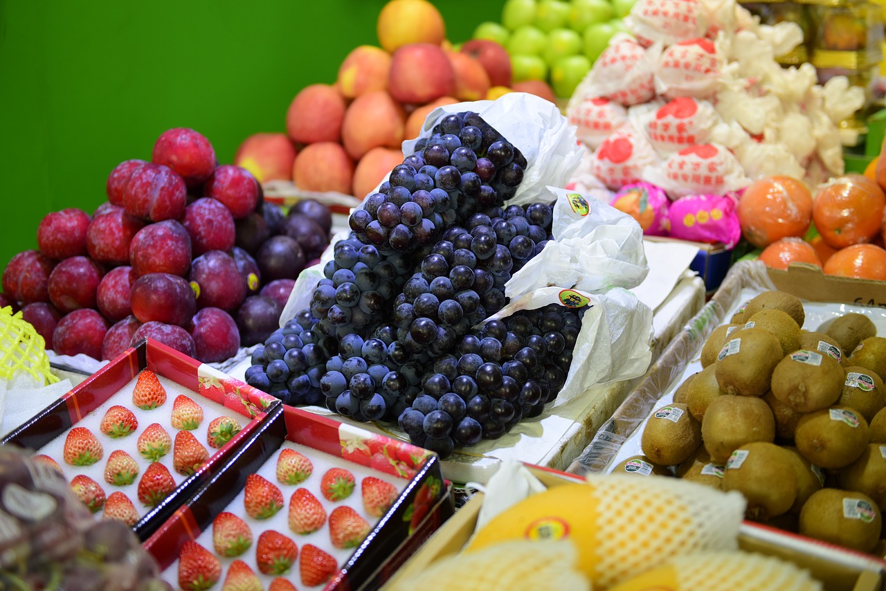 Image - fruit colourful grape strawberry