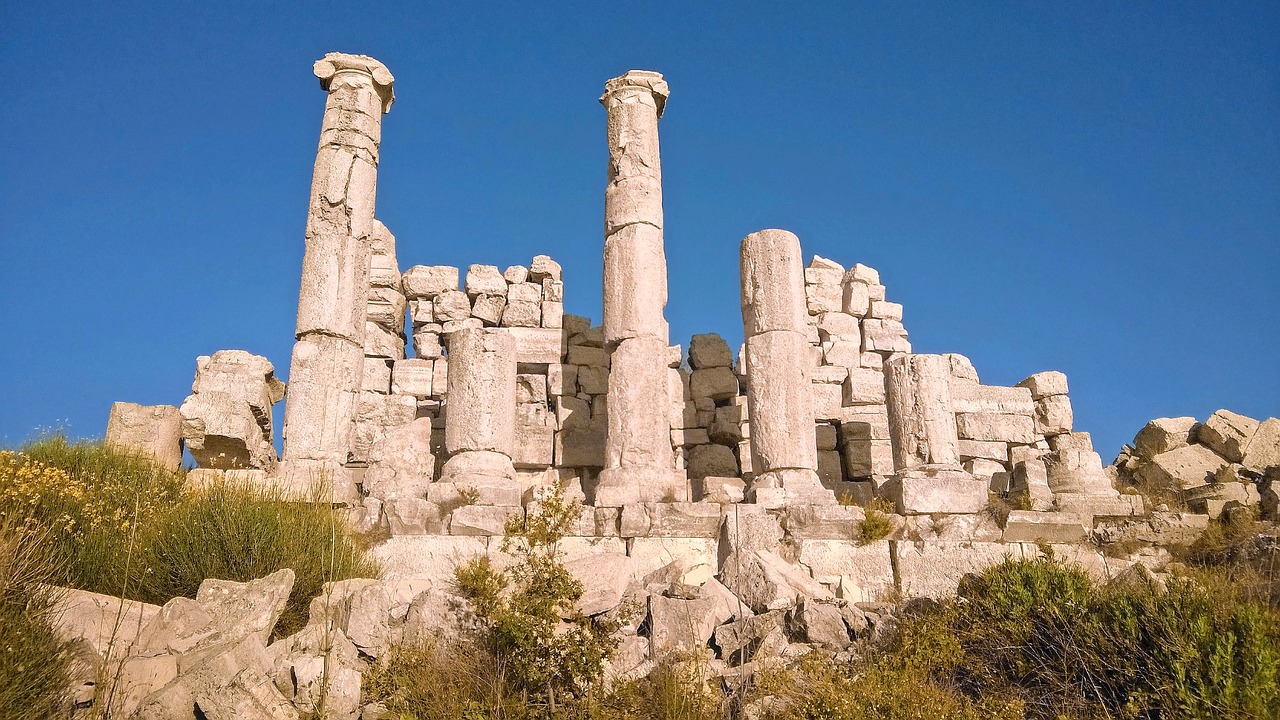 Image - lebanon ruin roman hardine column