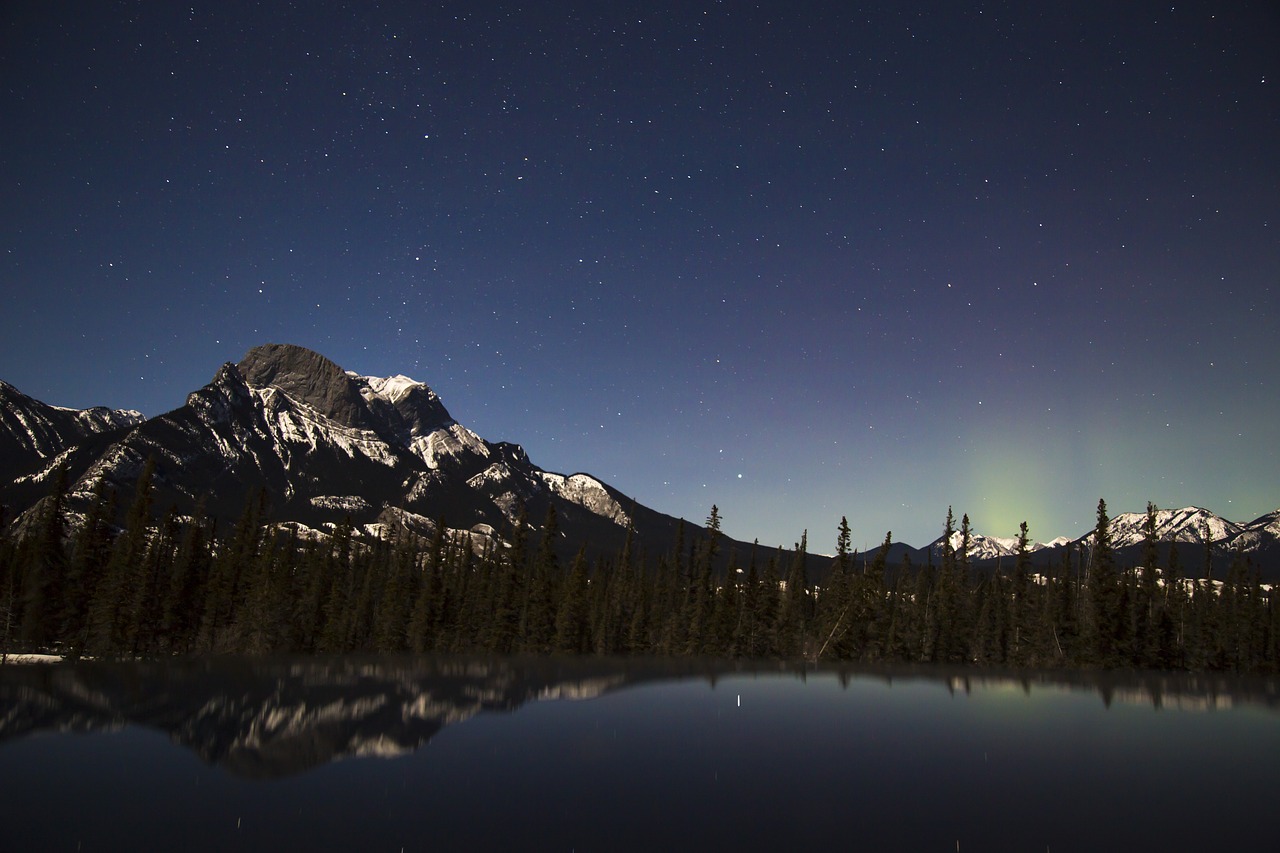 Image - lake mountain range mountains night