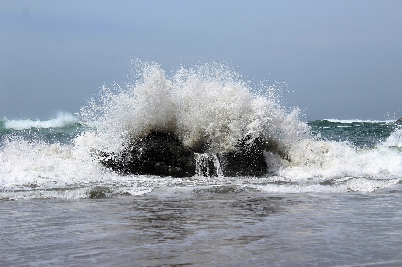 Image - crashing wave ocean wave
