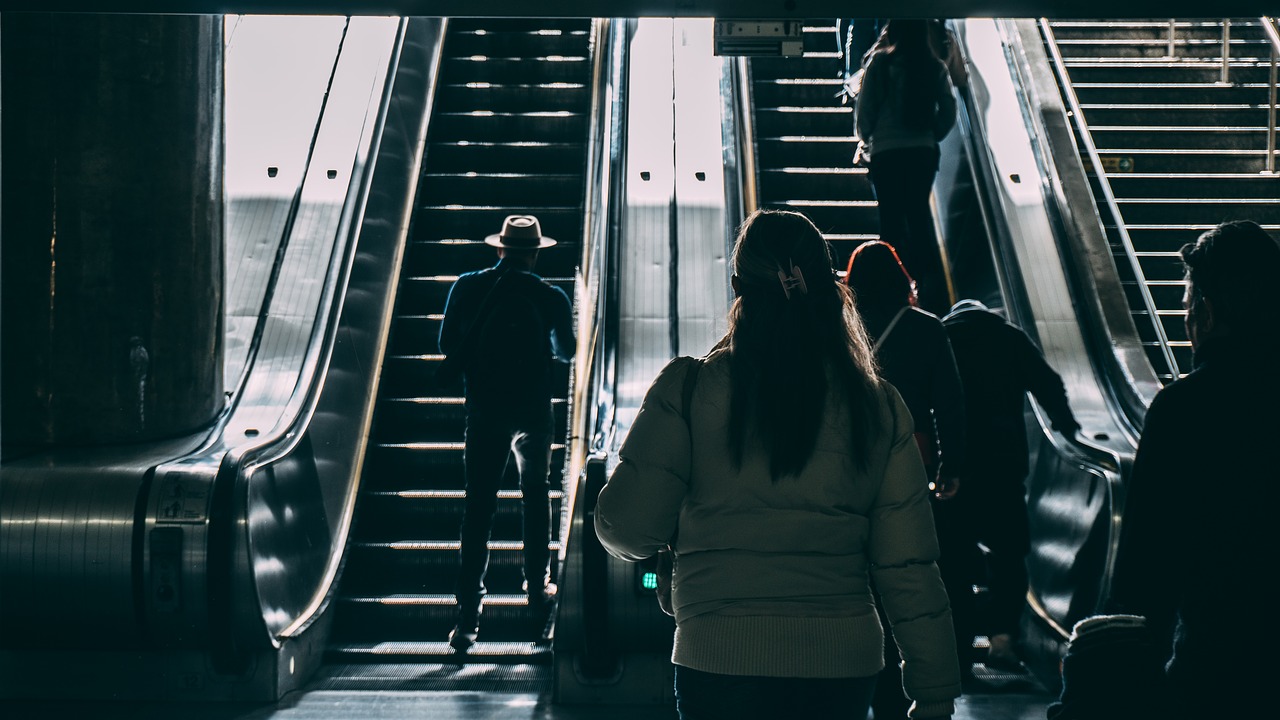 Image - escalator people walking