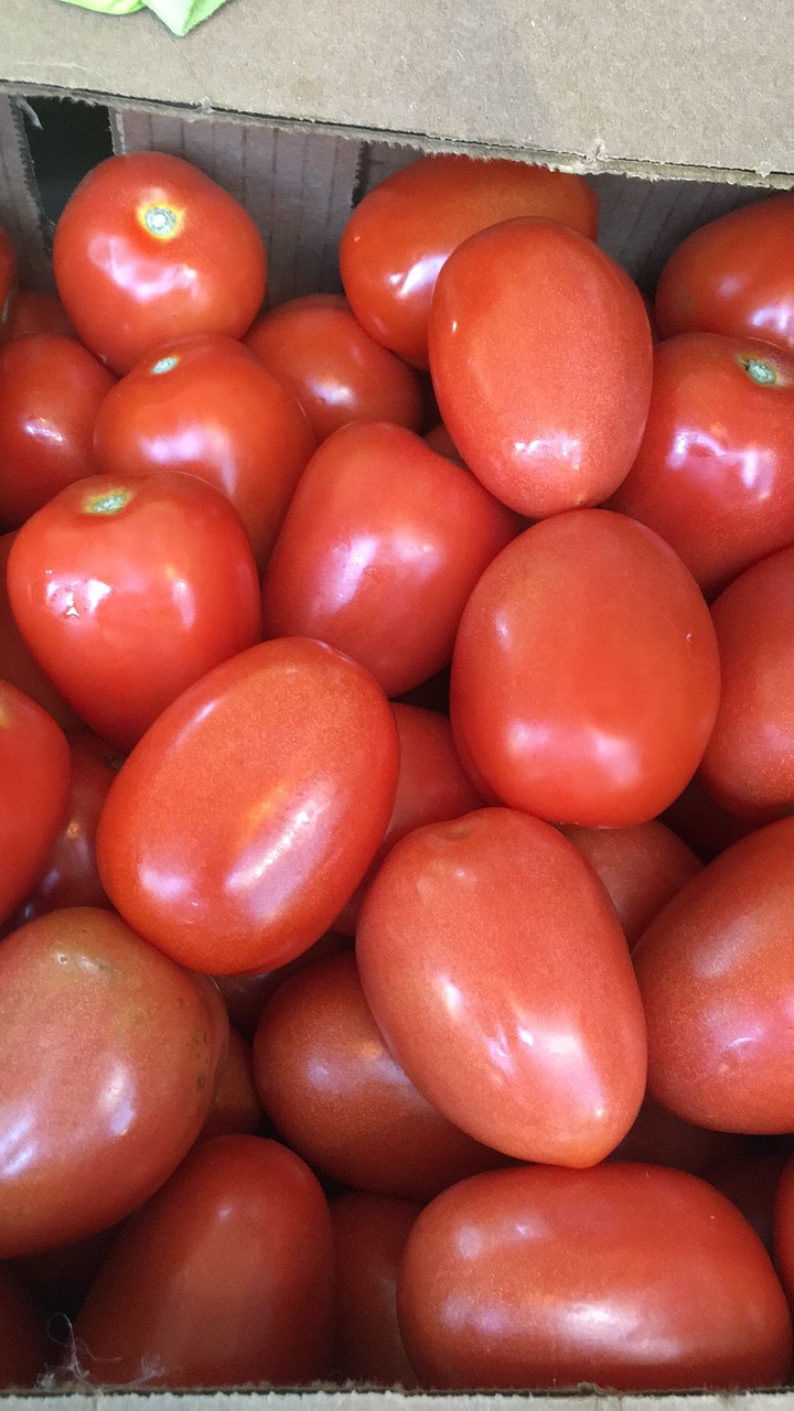 Image - banana box market roma tomatoes