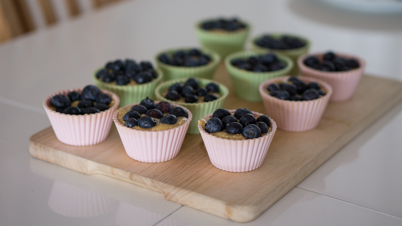 Image - blueberry muffins cupcakes dessert