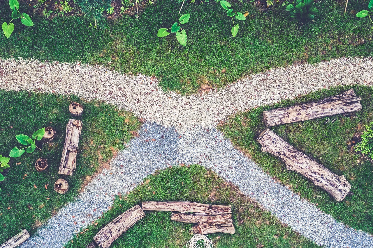 Image - garden grass leaves logs path