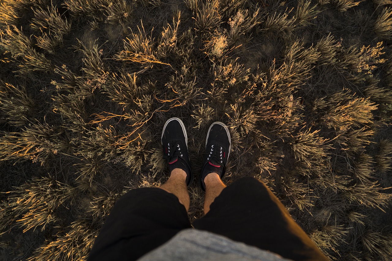 Image - feet grass legs man person shoes