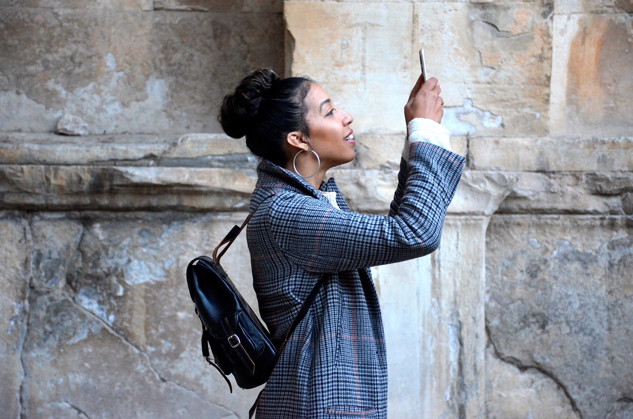 Image - lady mobile phone person smartphone
