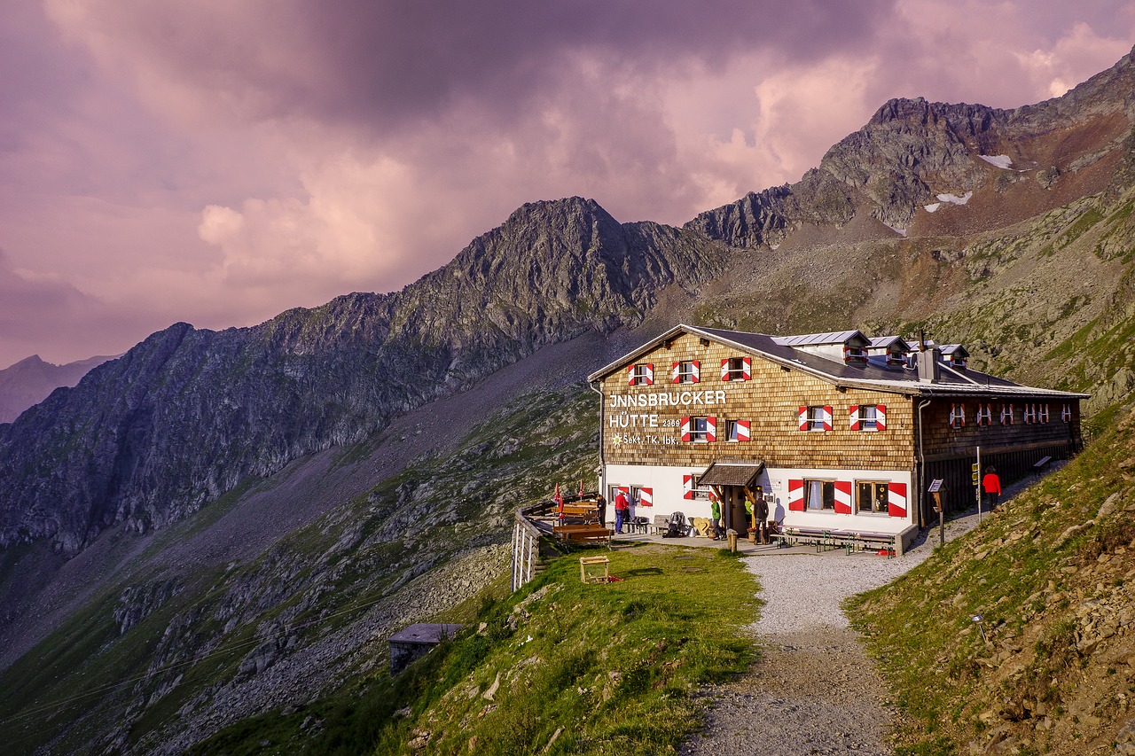 Image - clouds inn innsbrucker hut mountain