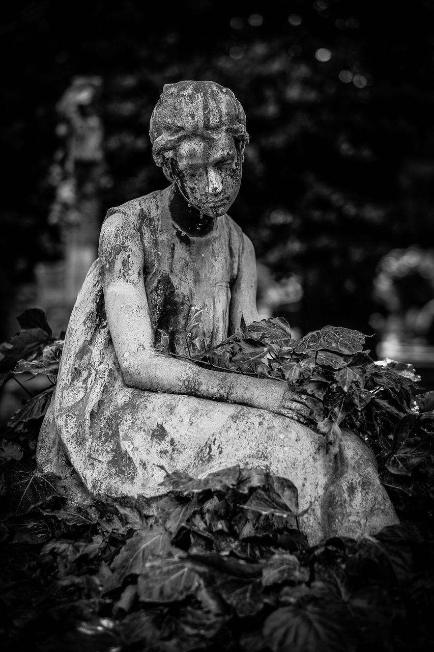 Image - black white cemetery girl statue