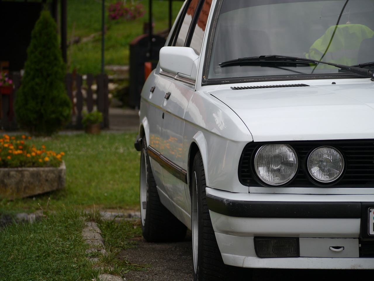 Image - bmw e28 white car old