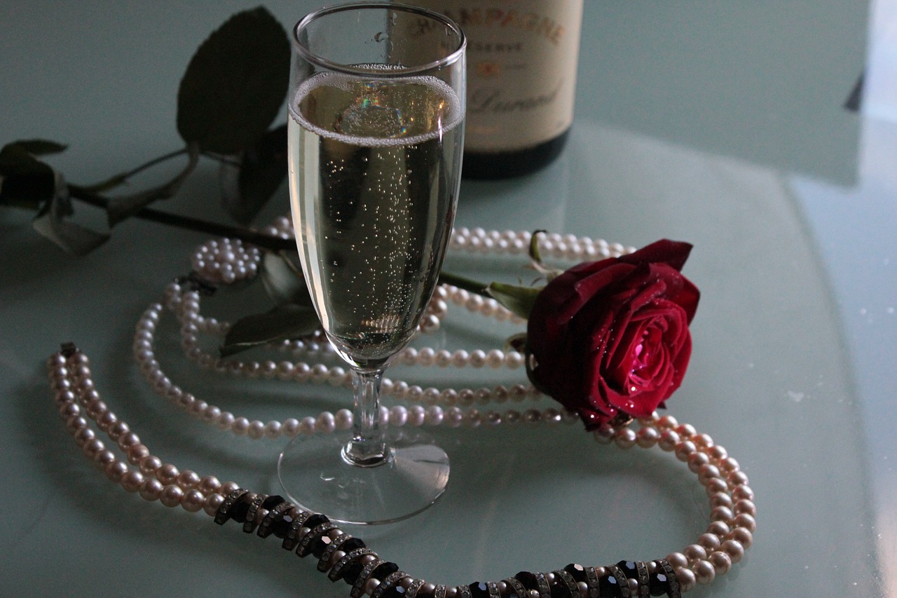 Image - jewelry rose champagne drink