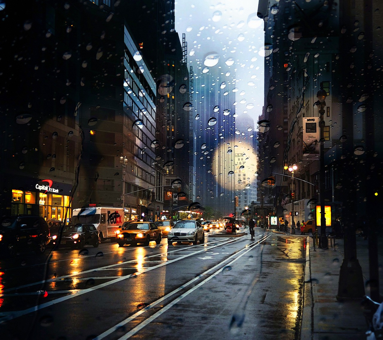 Image - new york rain street traffic light