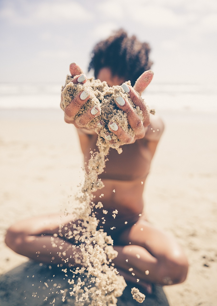 Image - beach fun girl hands macro nature