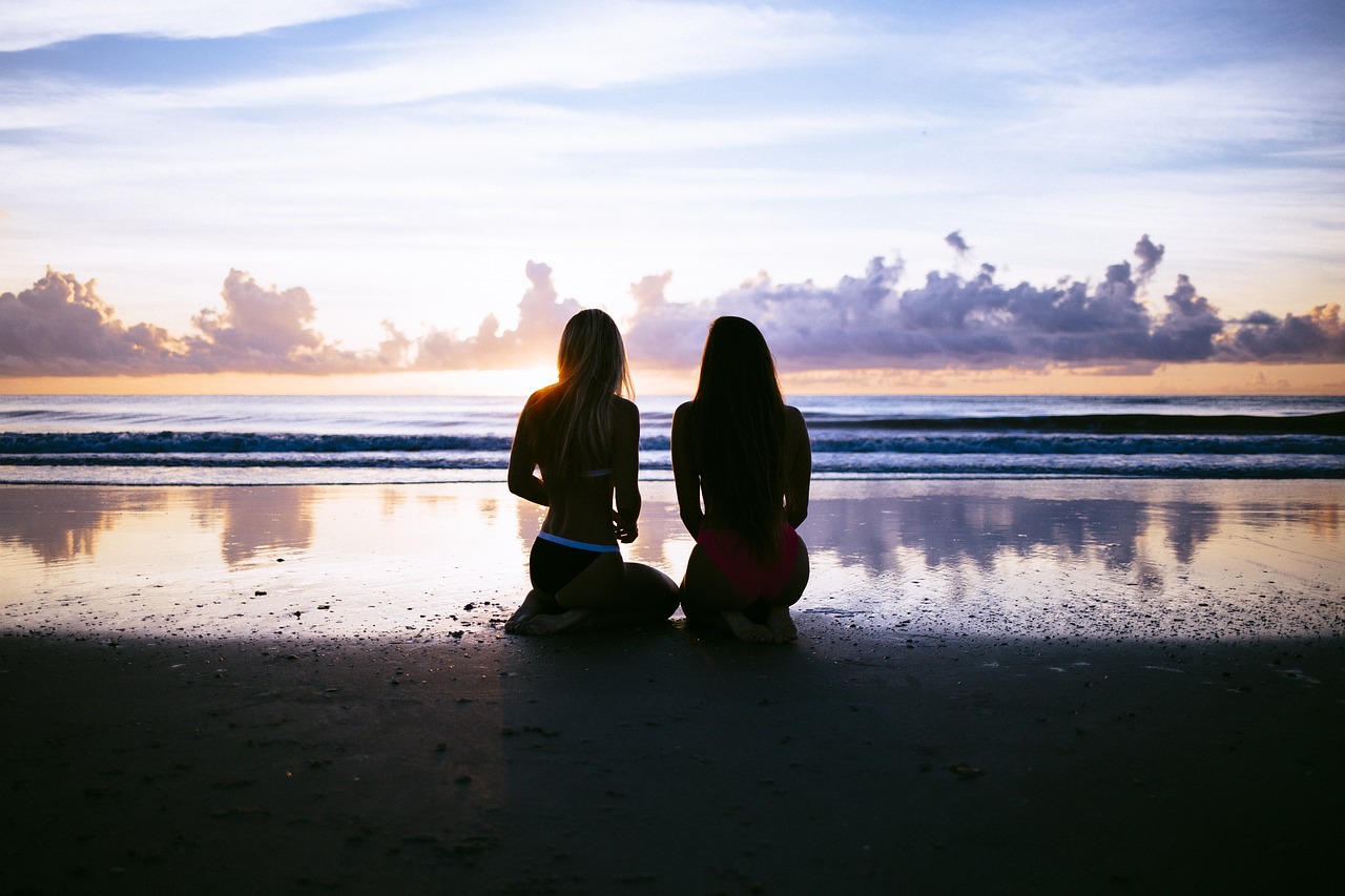 Image - beach dusk girls ocean people