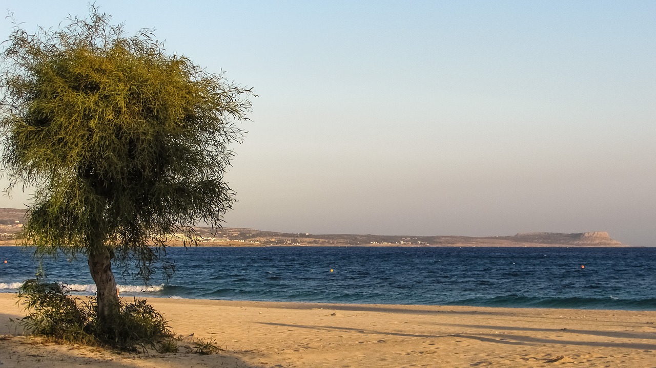 Image - beach empty autumn end of season