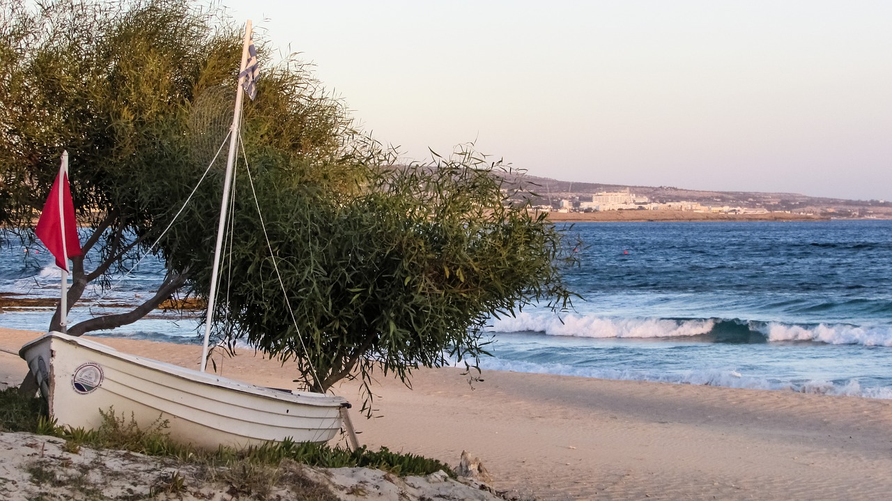 Image - beach empty boat autumn