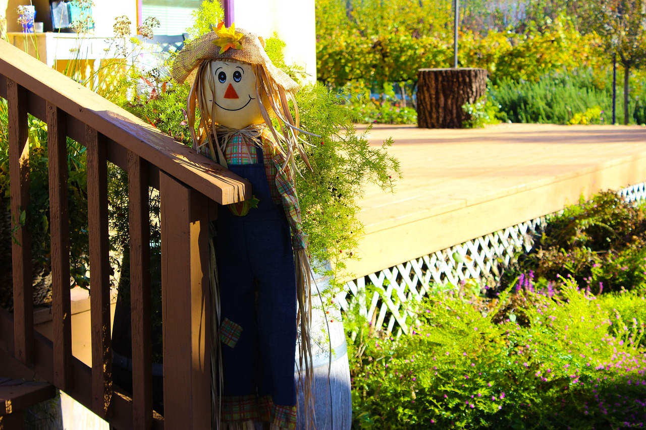 Image - happy scarecrow yard decor