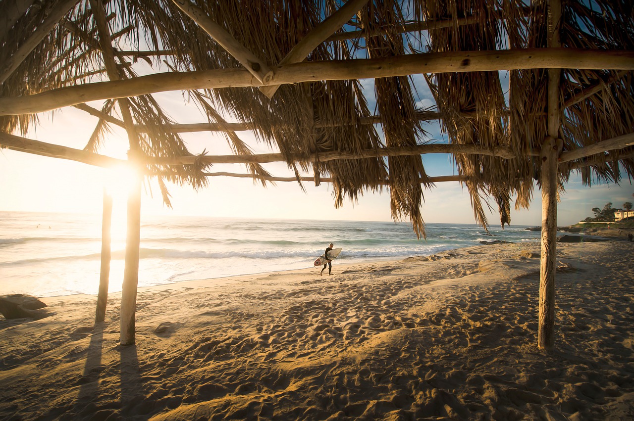 Image - beach hut waves island leisure