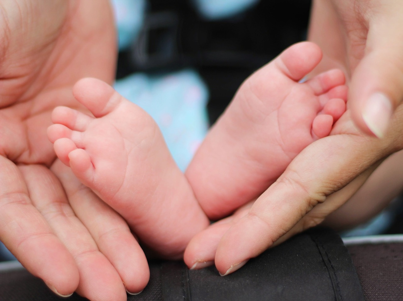 Image - baby baby feet child fingers hands