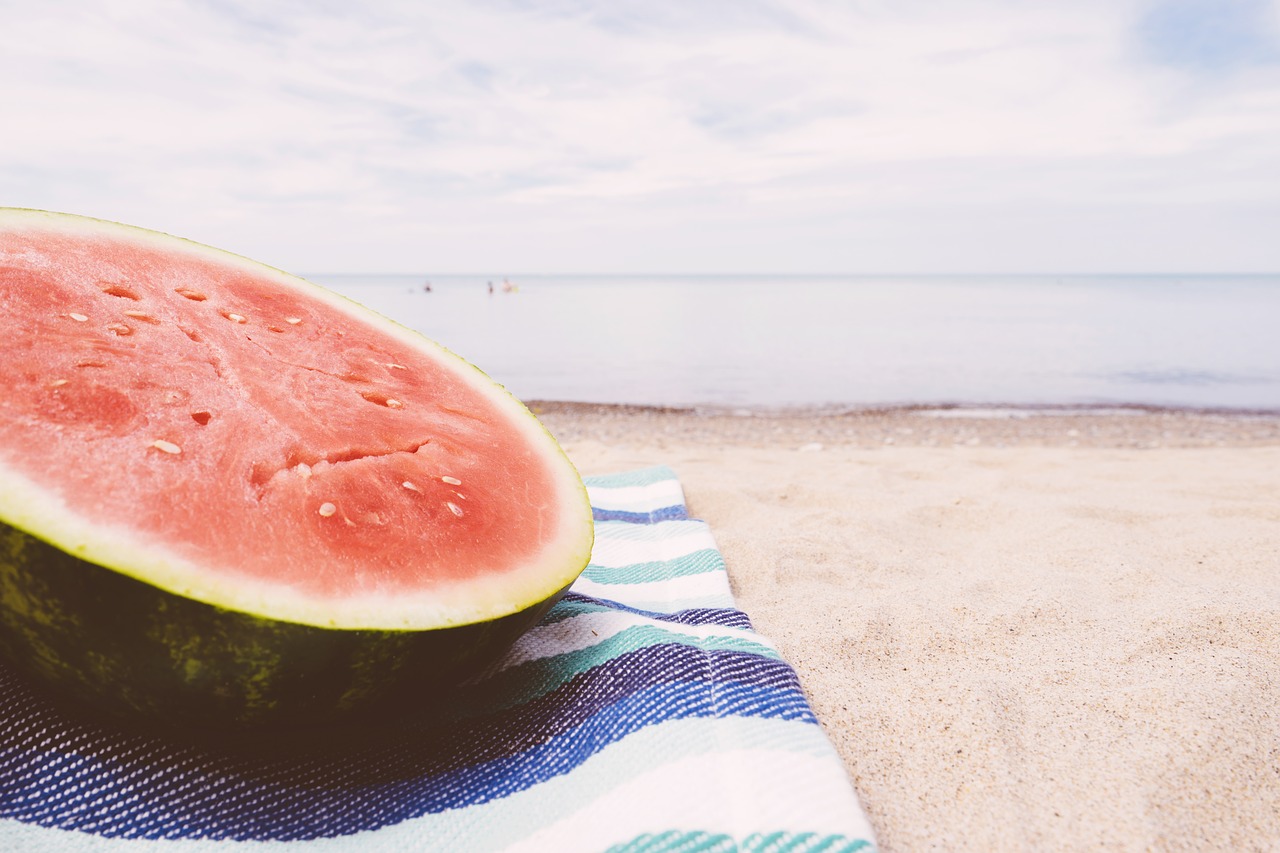 Image - beach blanket close up food fresh