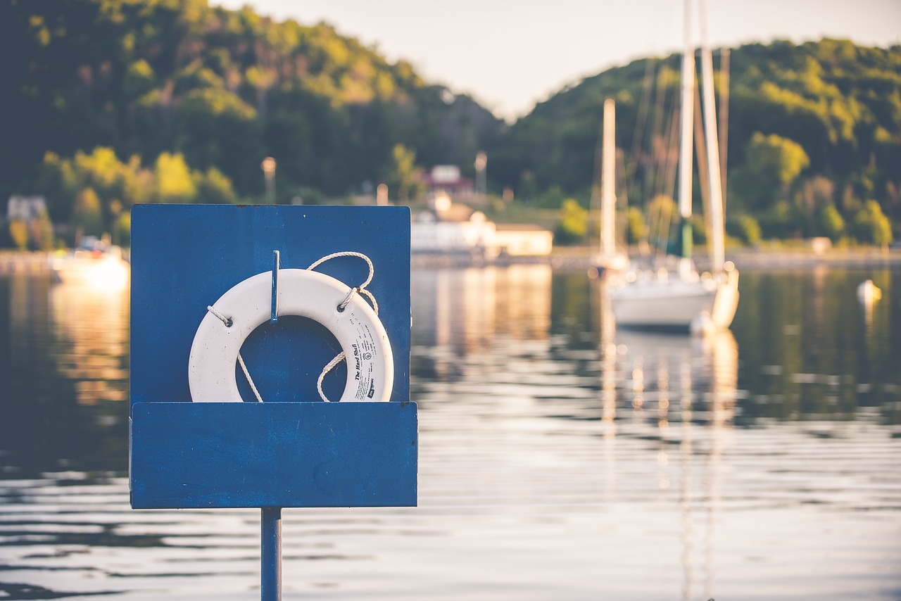 Image - boat inflatable ring lake lifebuoy