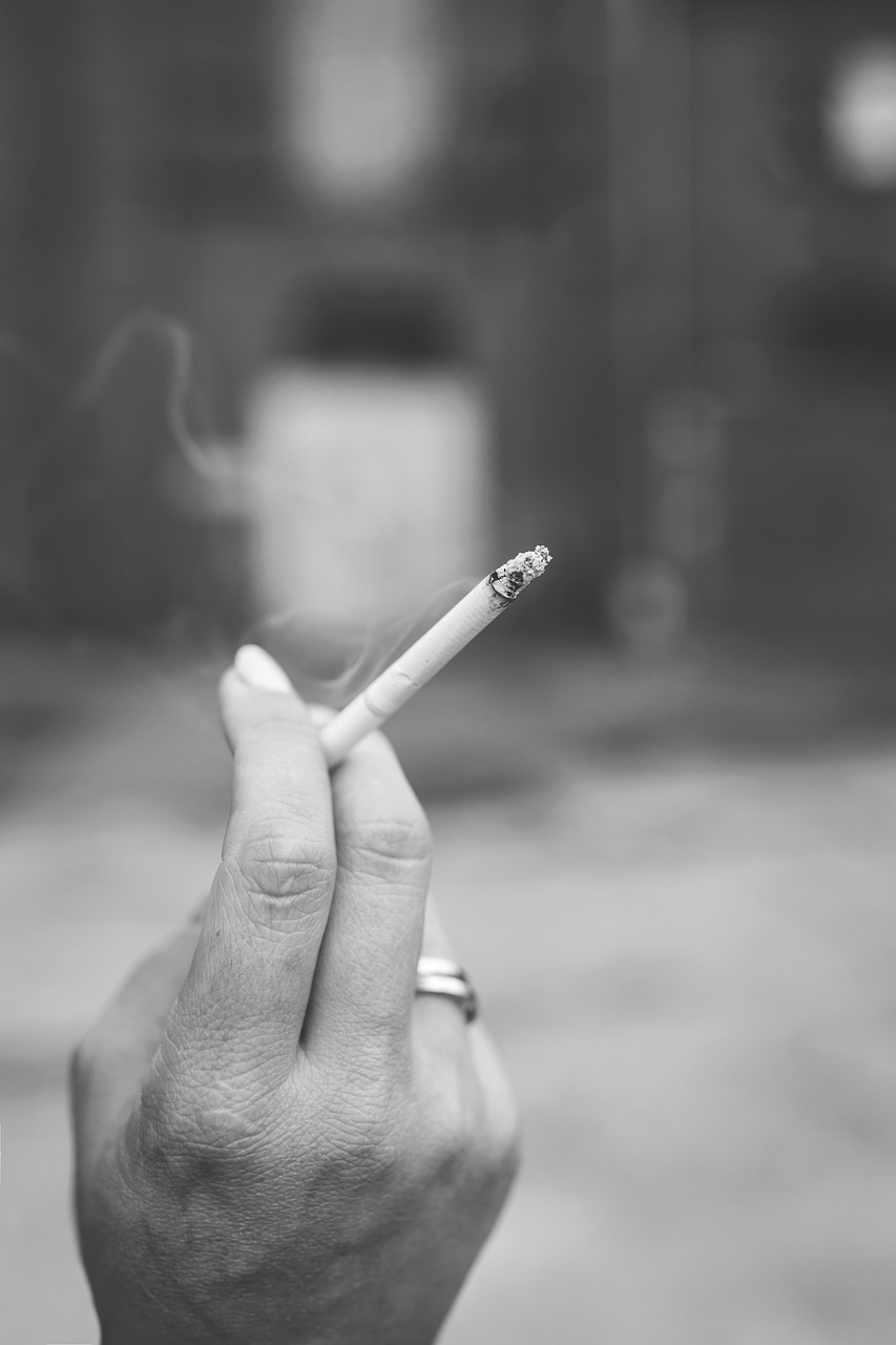 Image - blur cigar cigarette fingers focus