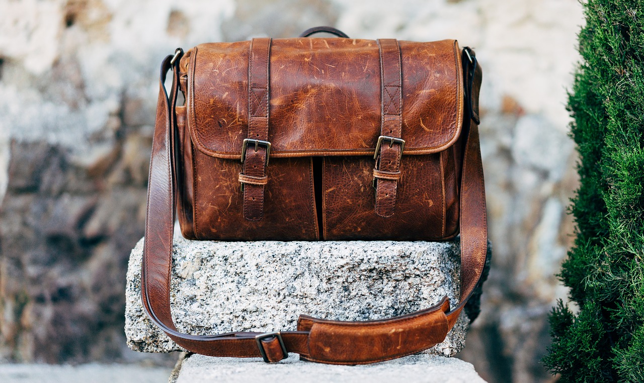 Image - bag classic leather messenger bag