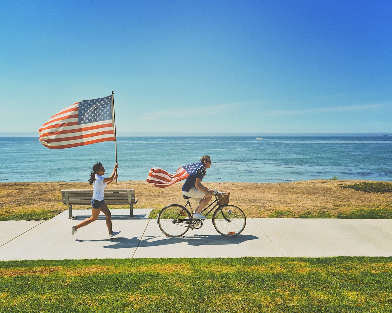 Image - american flags beach bench bicycle