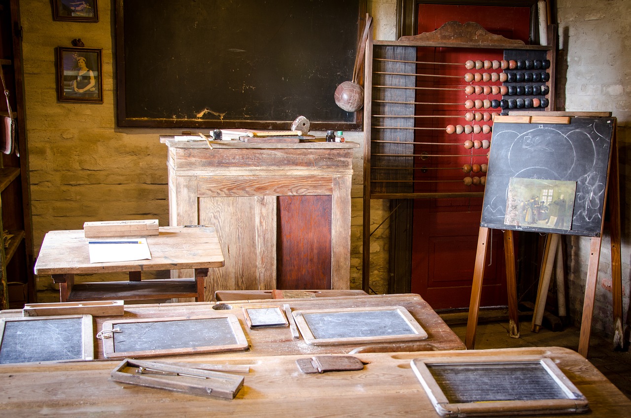 Image - antique classroom desk school