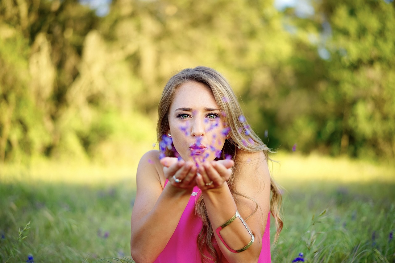 Image - beautiful blowing blur brunette