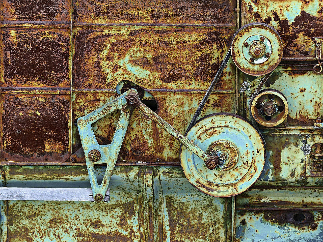 Image - rusty metal old machine