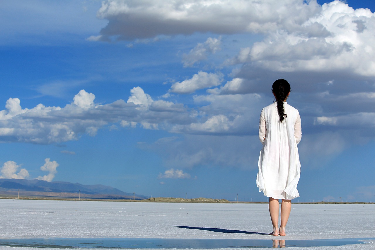Image - girls blue sky white return