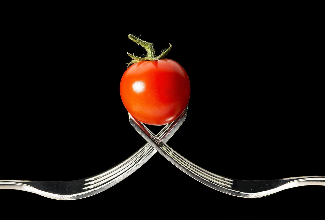 Image - tomato forks macro