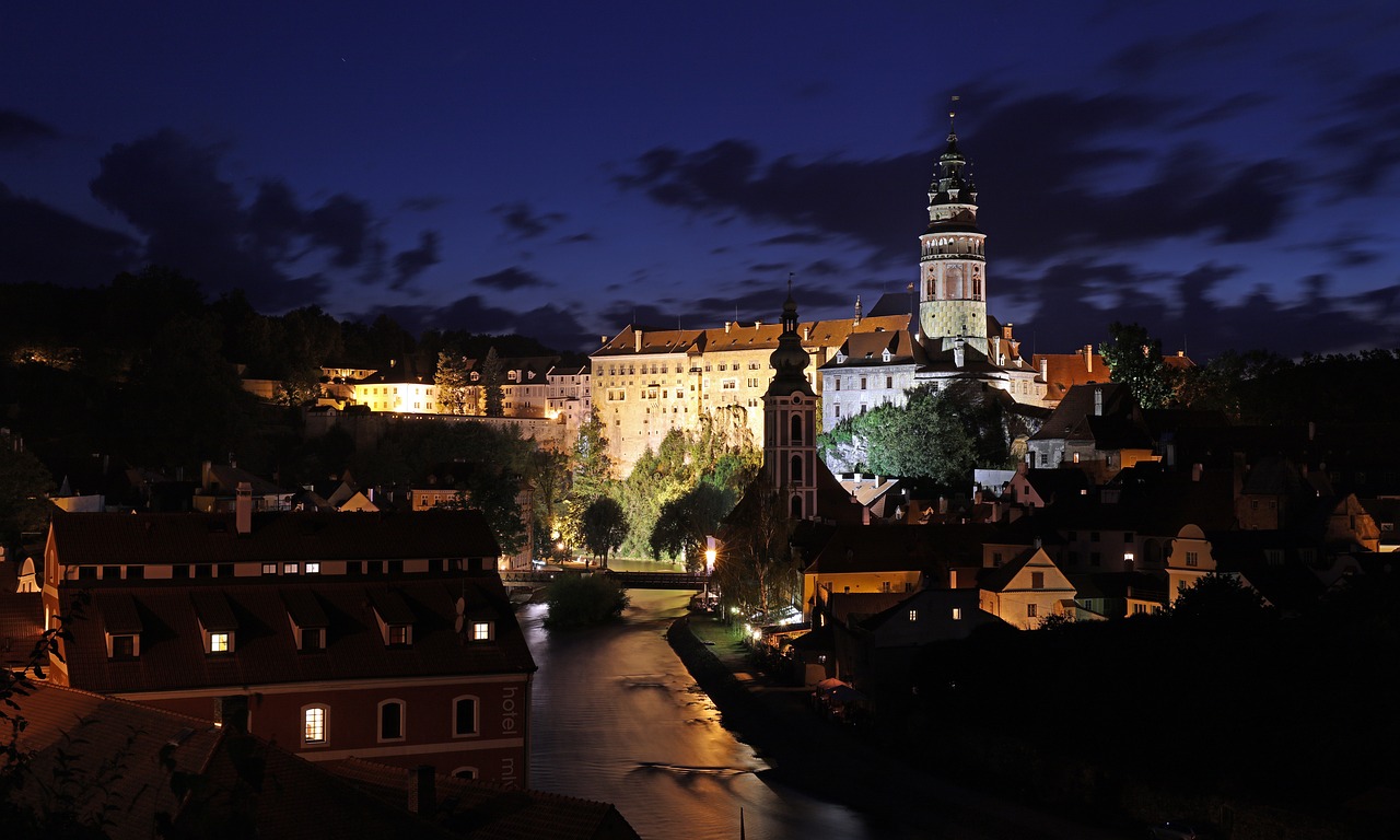 Image - czech krumlov night castle vltava