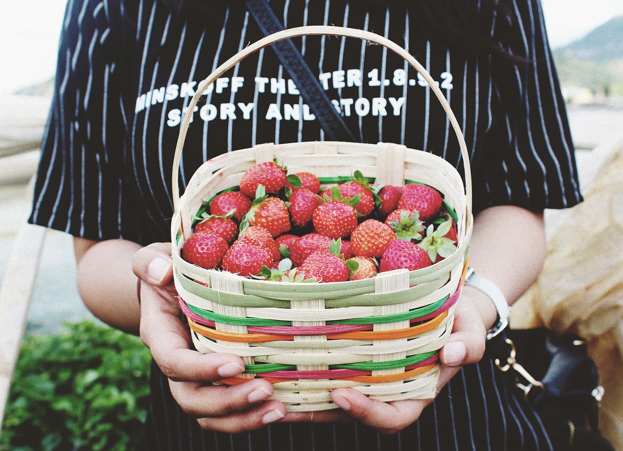 Image - basket berries food fruits hands