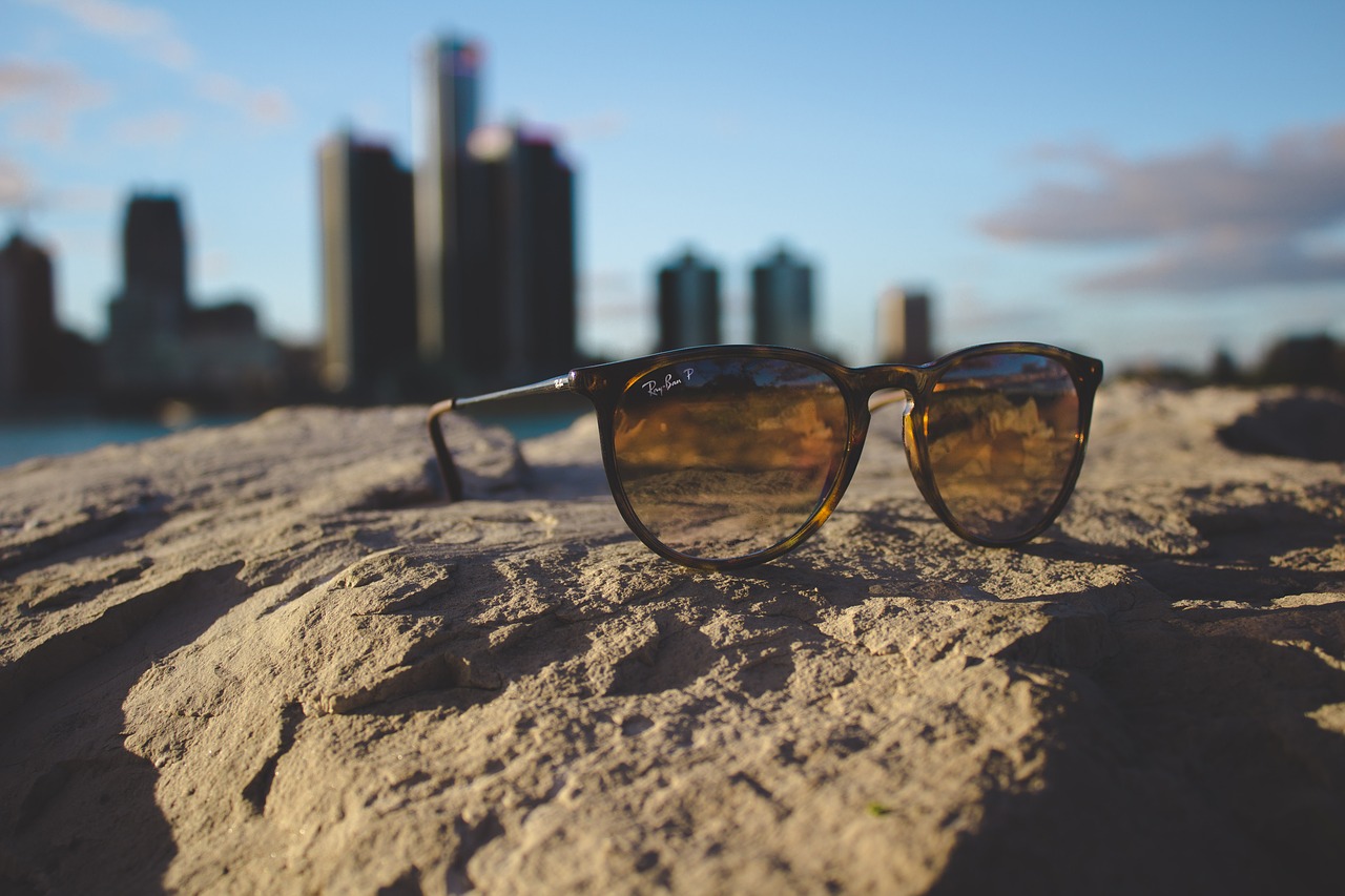 Image - buildings macro rock sunglasses