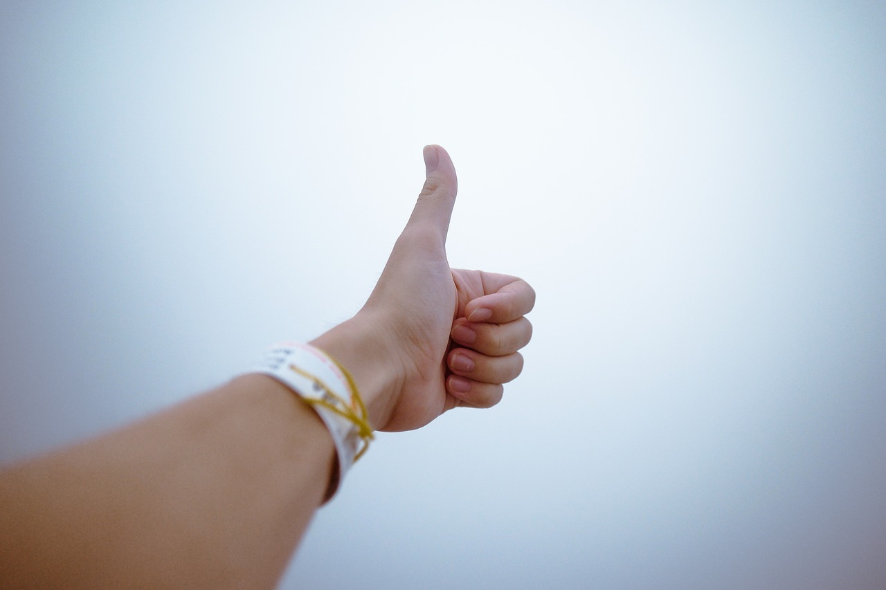 Image - fingers gesture hand thumbs up