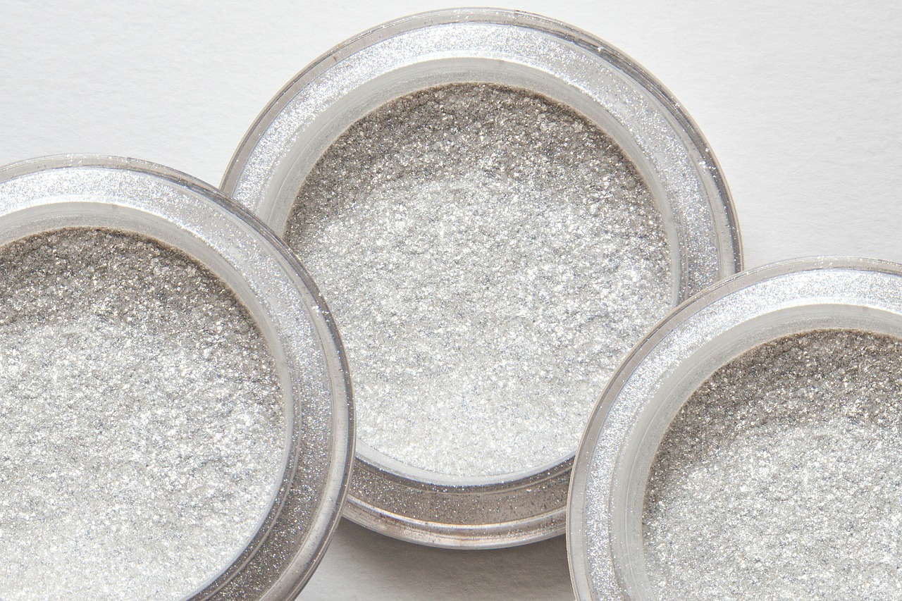 Image - glitter powder structure fund