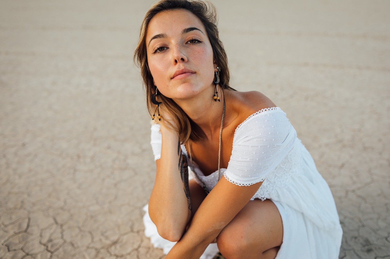 Image - arid beautiful desert girl model