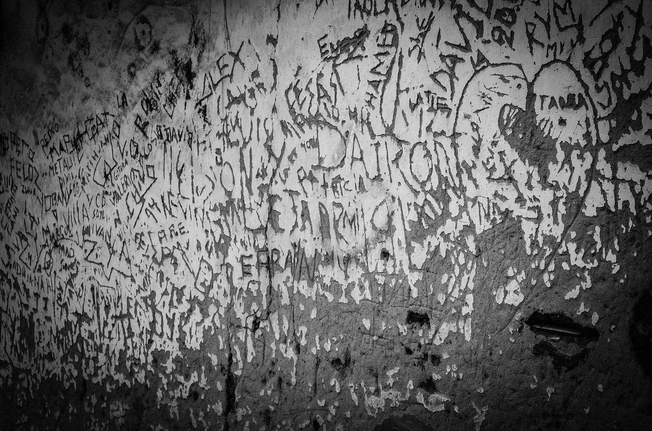 Image - scratches wall old wear ruin