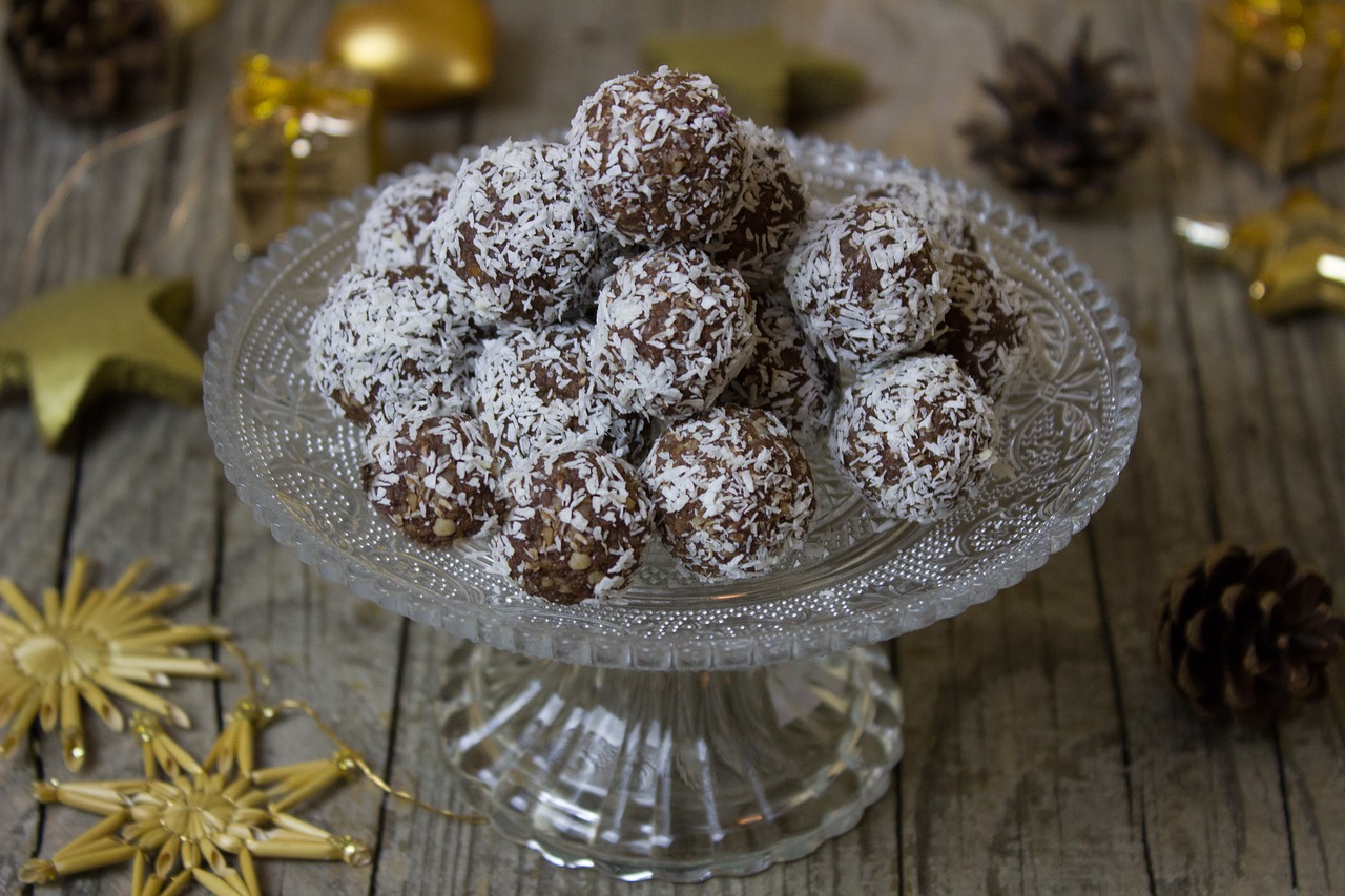 Image - rum rum balls cookies christmas