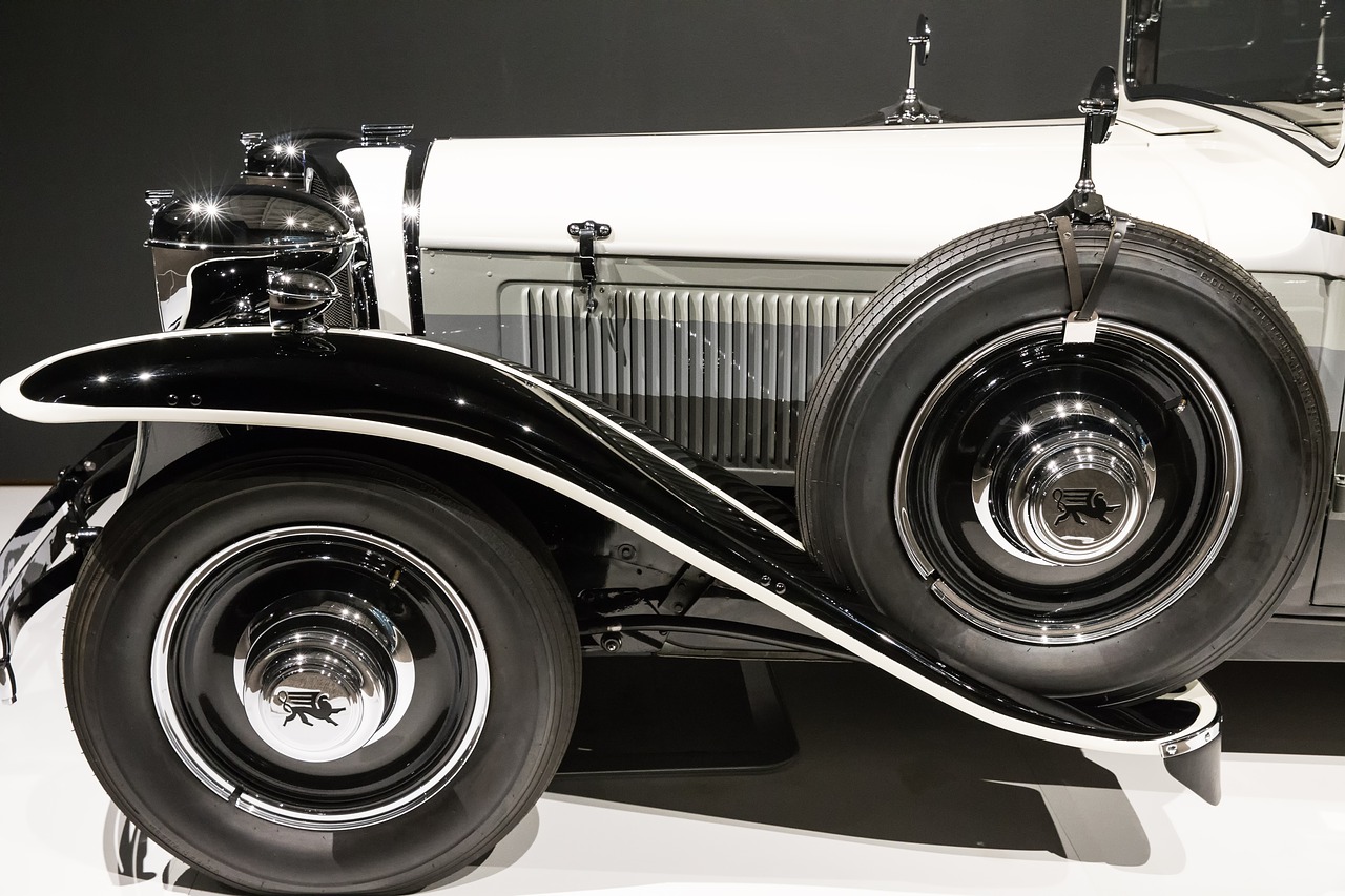 Image - car 1930 ruxton model c art deco