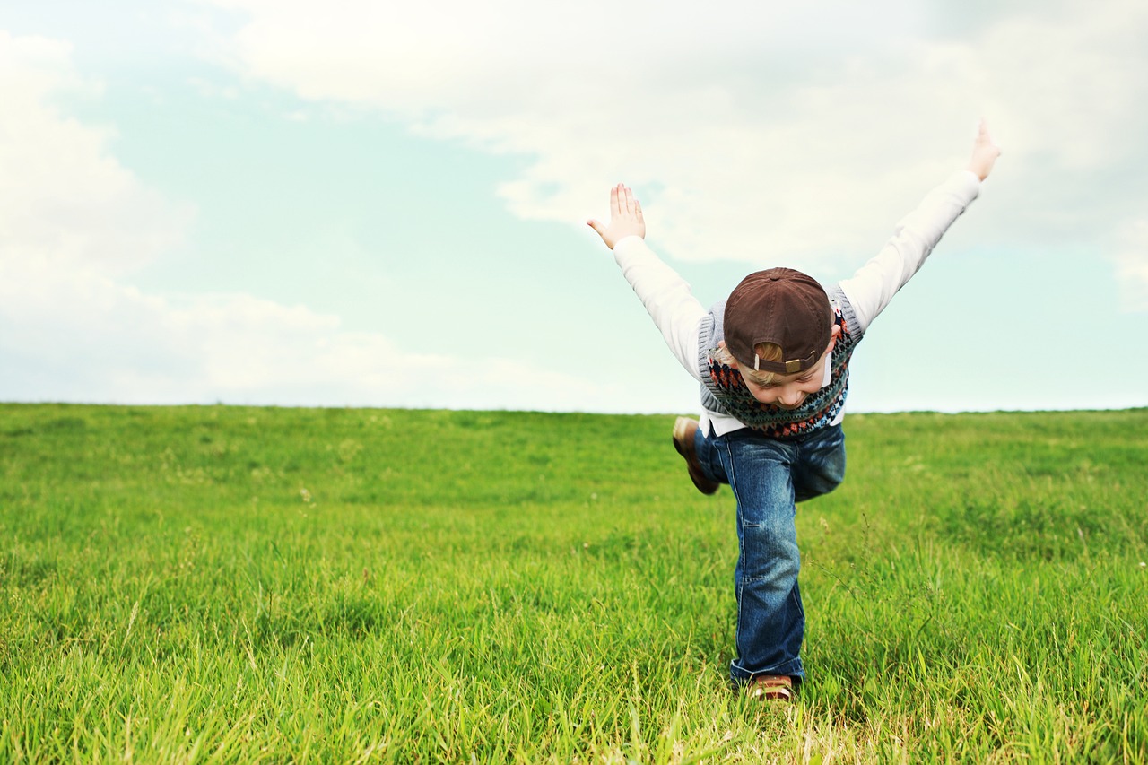 Image - childhood child flight free luck