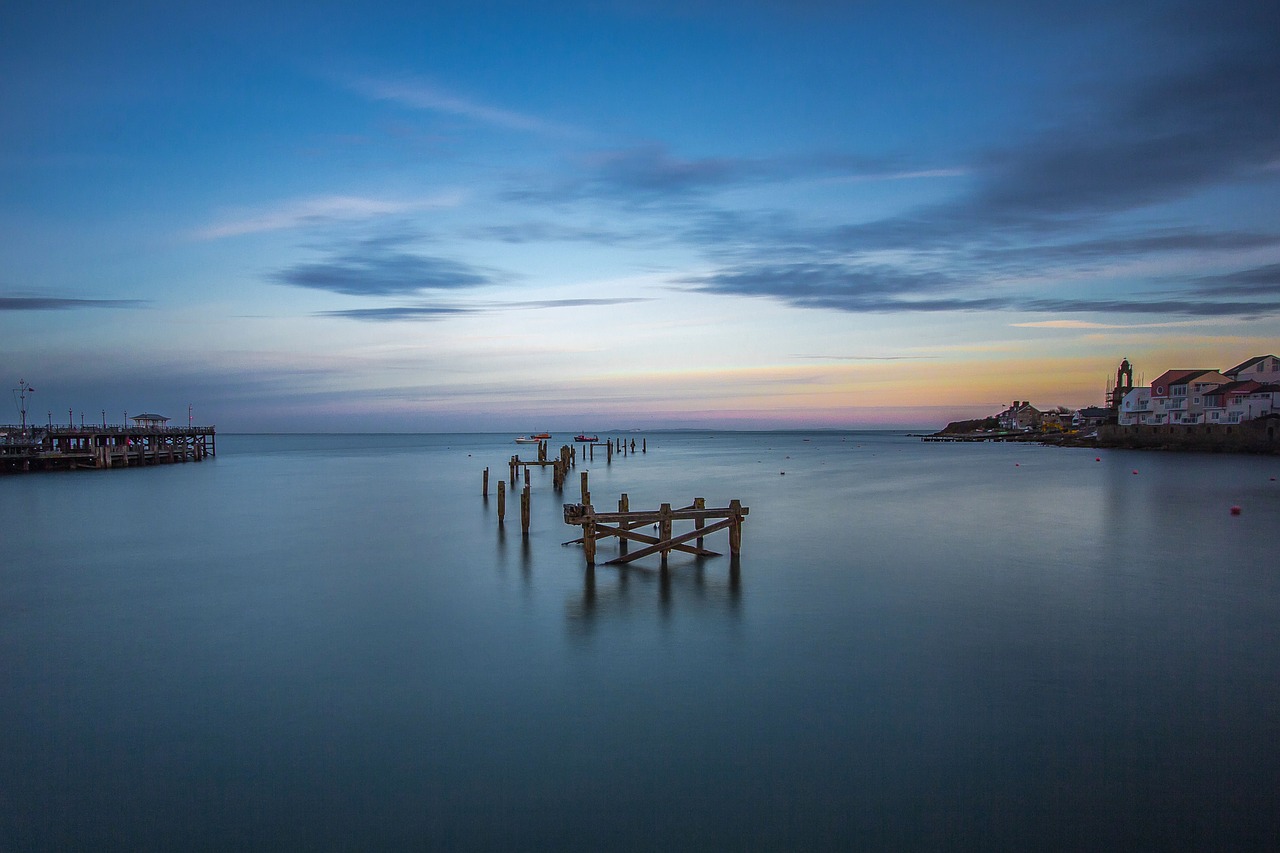 Image - bay old pier ocean england