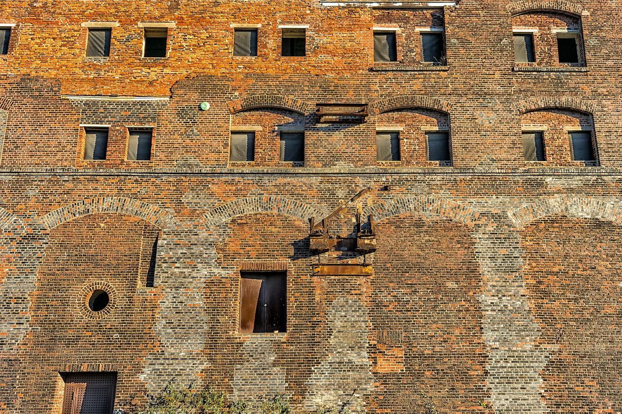 Image - wall high stones building