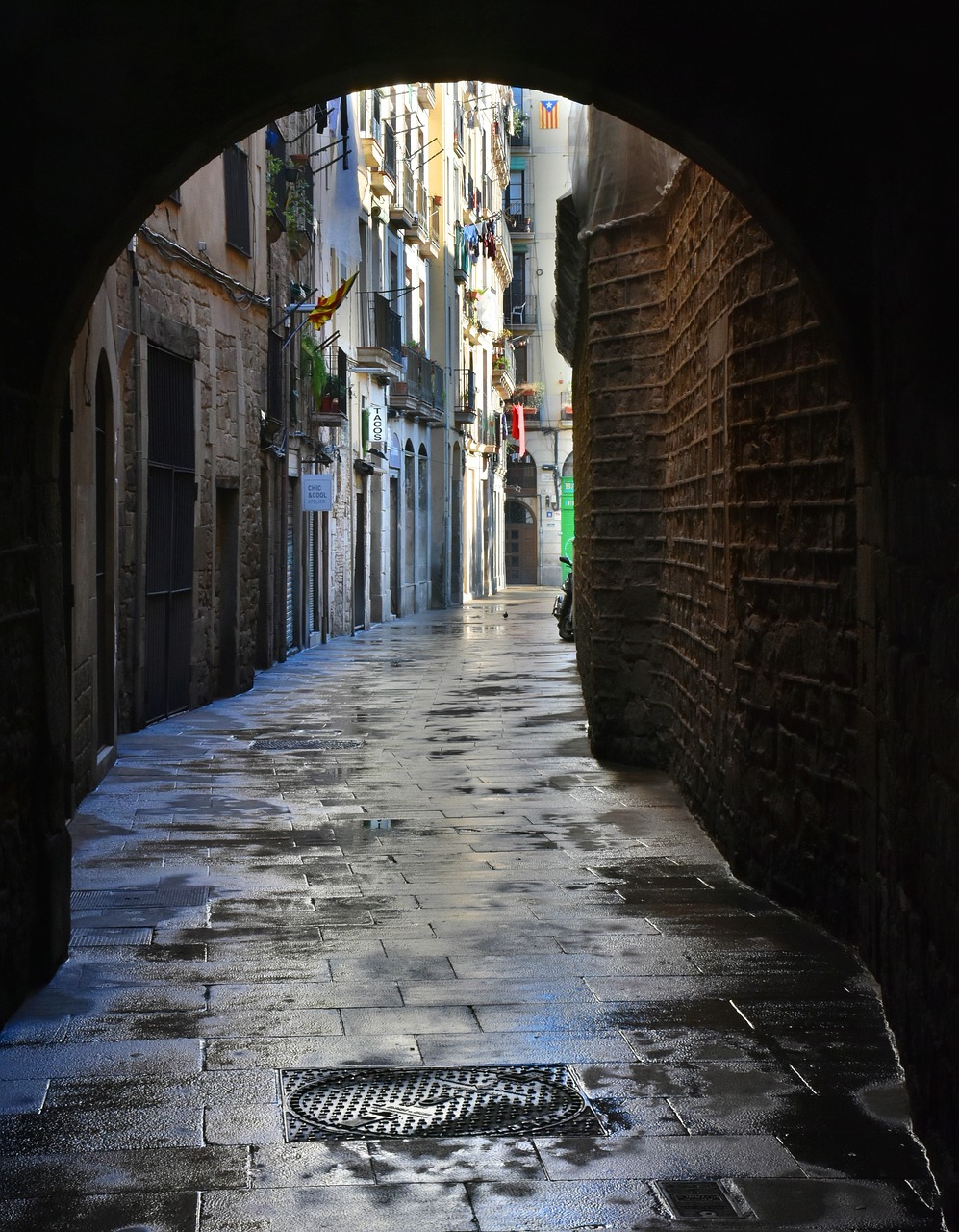 Image - goal alley passage wet atmospheric